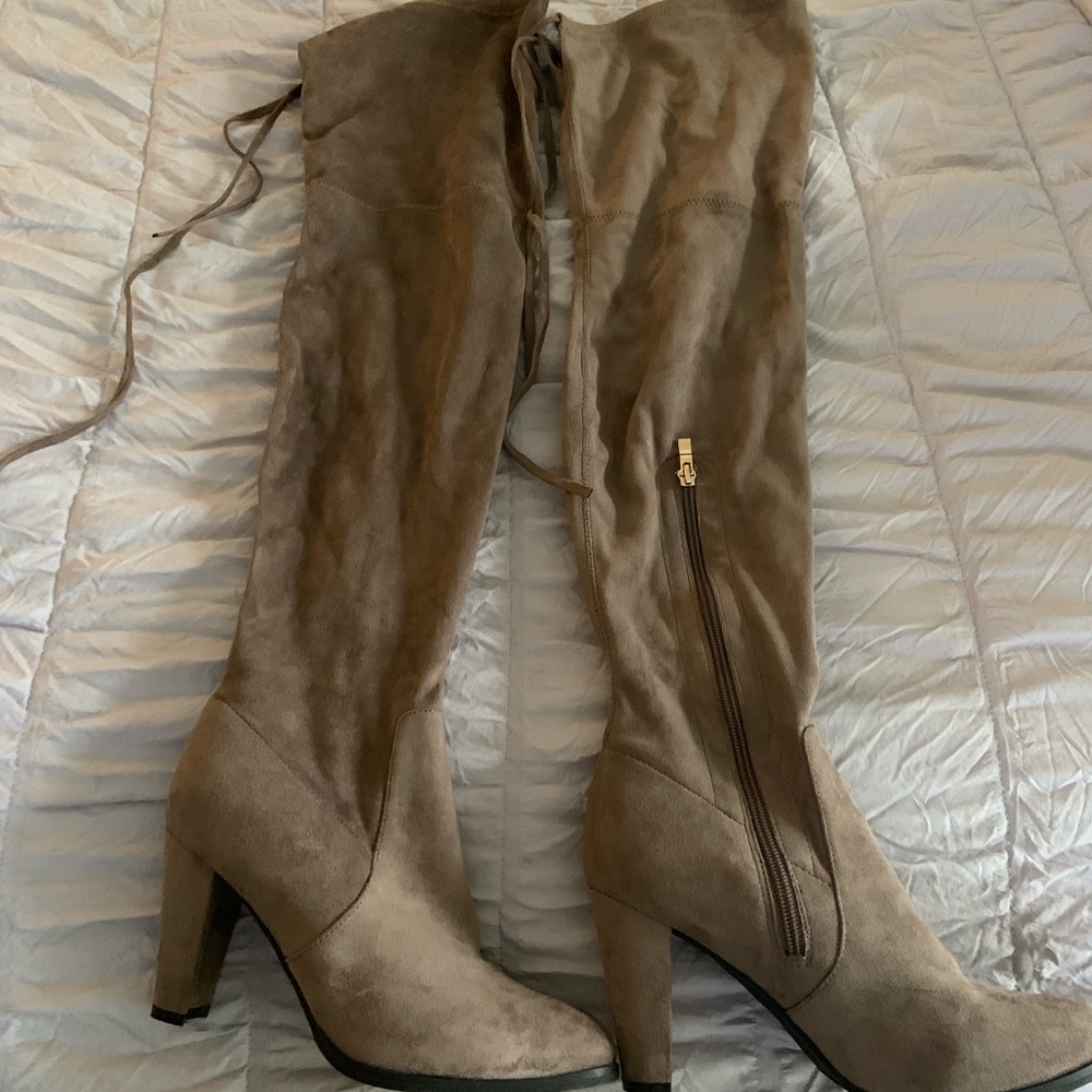 Suede boots